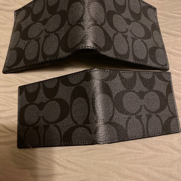 ✅Men’s Coach Double Wallet new with tags 🏷 !!!!!✅ - Picture 10 of 10